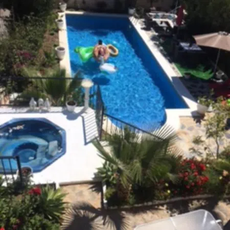 בית הארחה Guesthouse מארבלה