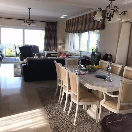 בית הארחה Guesthouse מארבלה