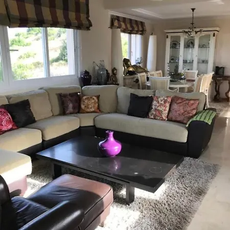 Guesthouse * מארבלה